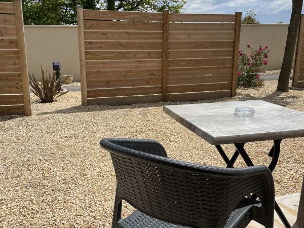 Hôtel Le Mas del Pechs : photo 3 de la chambre chambre double confort avec terrasse