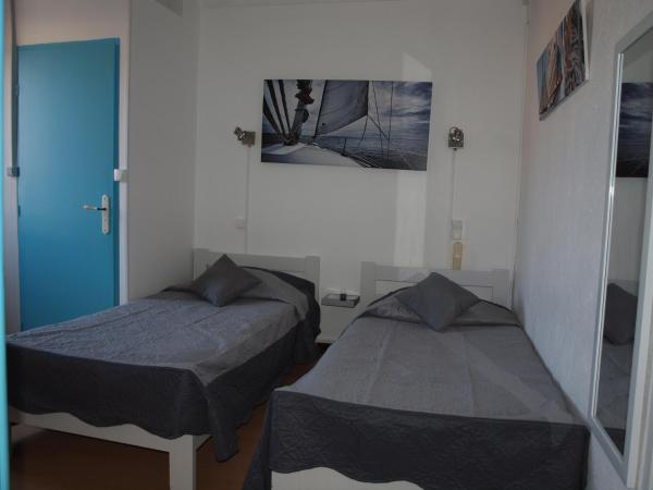 Hôtel Restaurant - Villa Les Sirènes : photo 7 de la chambre chambre double Économique