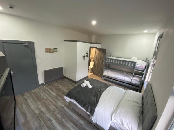 Nice Ensuite Rooms close to Anfield Stadium & city centre : photo 4 de la chambre chambre familiale