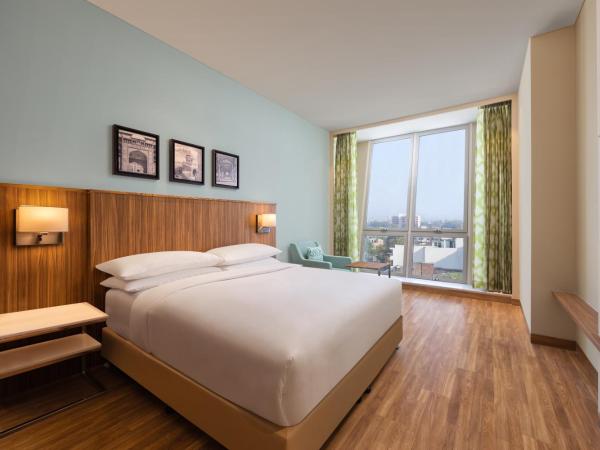 Fairfield by Marriott Agra : photo 2 de la chambre king studio suite with 20% off on food & beverages and 2 pieces of ironing daily