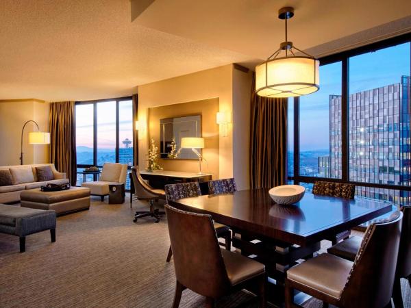 The Westin Seattle : photo 7 de la chambre suite de luxe 1 chambre lit king-size - vue sur eau - dernier Étage