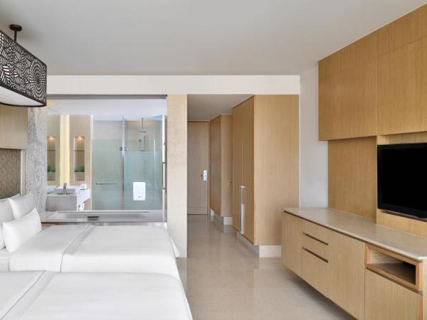 The Westin Gurgaon, New Delhi : photo 3 de la chambre premier twin room pool view