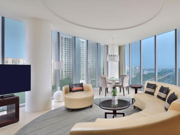 The Westin Gurgaon, New Delhi : photo 2 de la chambre executive corner suite with city view & lounge access