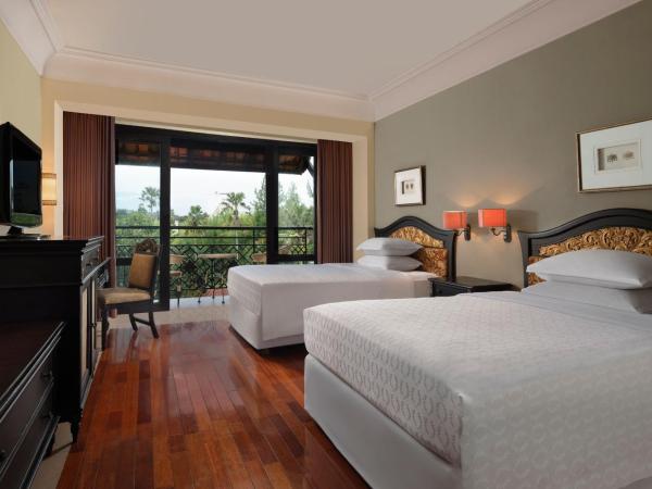 Sheraton Mustika Yogyakarta Resort and Spa : photo 3 de la chambre suite présidentielle 2 chambres lit king-size, lits jumeaux - accès au salon club, garde-manger, balcon