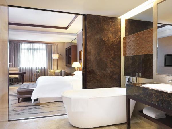 Sheraton Xi'an North City Hotel : photo 2 de la chambre grande chambre deluxe 1 lit king-size - vue sur ville