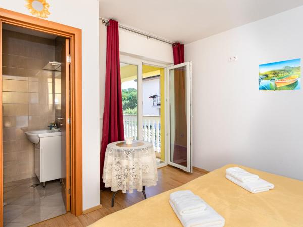 Vila Panorama : photo 3 de la chambre chambre double - vue sur jardin