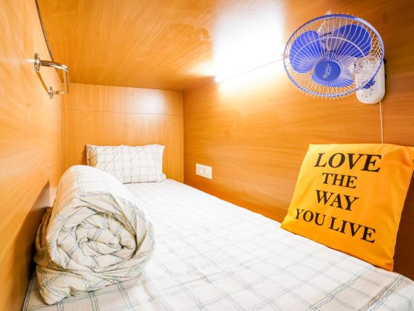 Urban Nomads Pods Parkview CoLive and CoWork : photo 7 de la chambre dortoir mixte de 6 lits