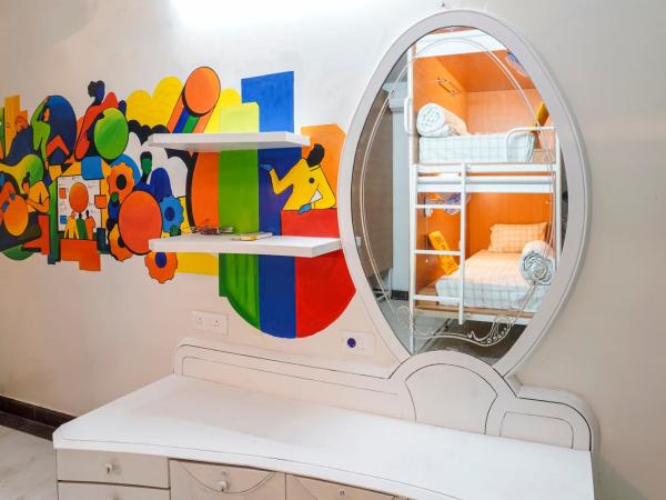 Urban Nomads Pods Parkview CoLive and CoWork : photo 5 de la chambre dortoir féminin 4 lits