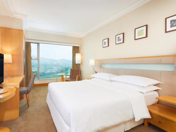 Four Points by Sheraton Shenzhen : photo 2 de la chambre chambre lit king-size supérieure