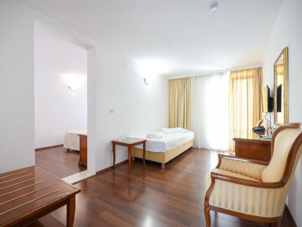 Hotel Val All Inclusive : photo 3 de la chambre chambre familiale avec balcon - vue sur mer