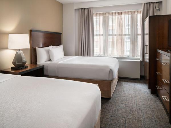 Residence Inn by Marriott New York Manhattan/ Midtown Eastside : photo 4 de la chambre suite avec 2 lits queen-size