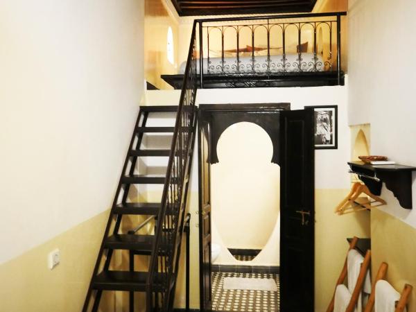 SARDINAS & CHILI : photo 1 de la chambre chambre quadruple avec salle de bains privative