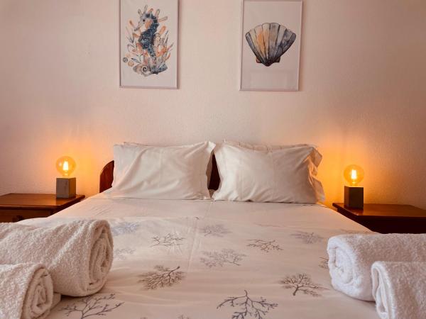 Colina do Elétrico : photo 5 de la chambre chambre double avec balcon - vue sur mer