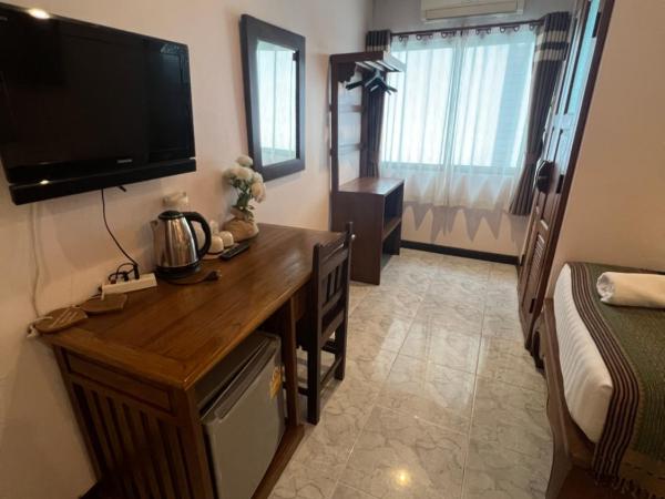 Pha Thai House : photo 4 de la chambre hébergement lits jumeaux standard