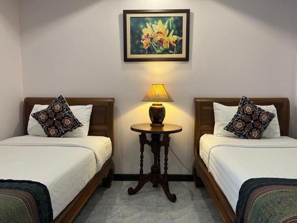 Pha Thai House : photo 3 de la chambre hébergement lits jumeaux standard