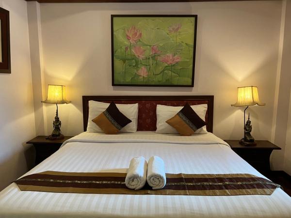 Pha Thai House : photo 2 de la chambre hébergement double supérieur avec balcon