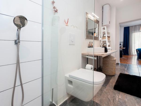 Villa B&B Marina & Parking Free : photo 9 de la chambre chambre double avec terrasse