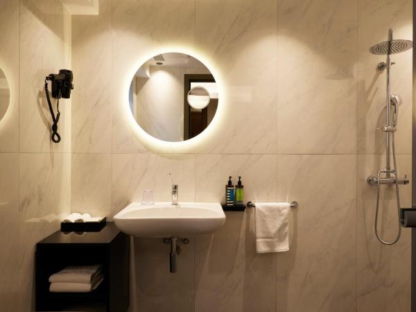 Teight Hotel : photo 5 de la chambre suite junior Étroite