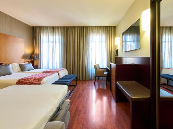 Catalonia El Pilar : photo 2 de la chambre chambre triple