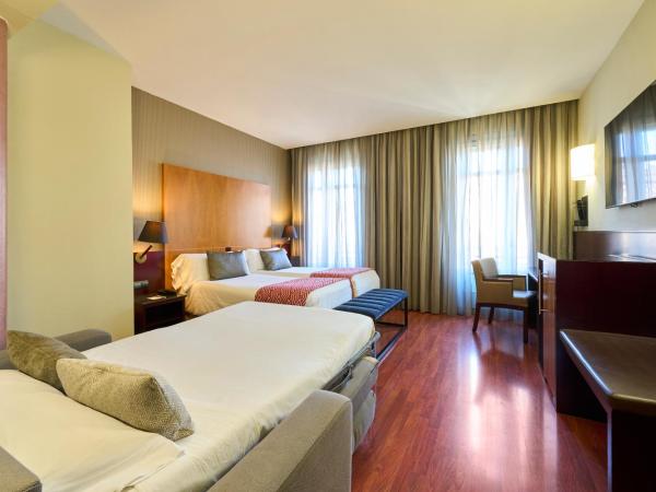 Catalonia El Pilar : photo 1 de la chambre chambre triple