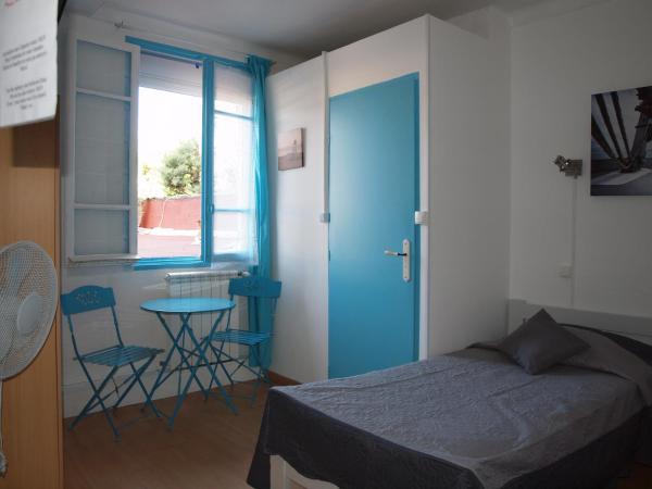 Hôtel Restaurant - Villa Les Sirènes : photo 8 de la chambre chambre double Économique