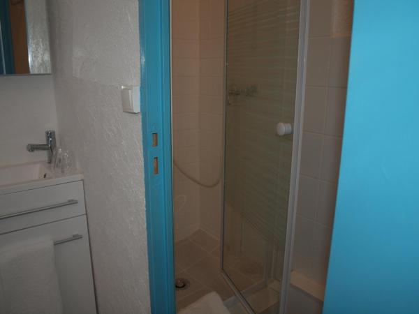 Hôtel Restaurant - Villa Les Sirènes : photo 10 de la chambre chambre double Économique