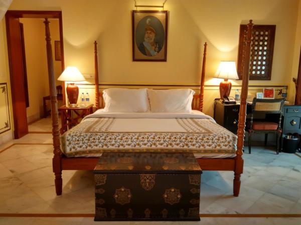 Jai Mahal Palace : photo 6 de la chambre chambre de luxe - vue sur ville