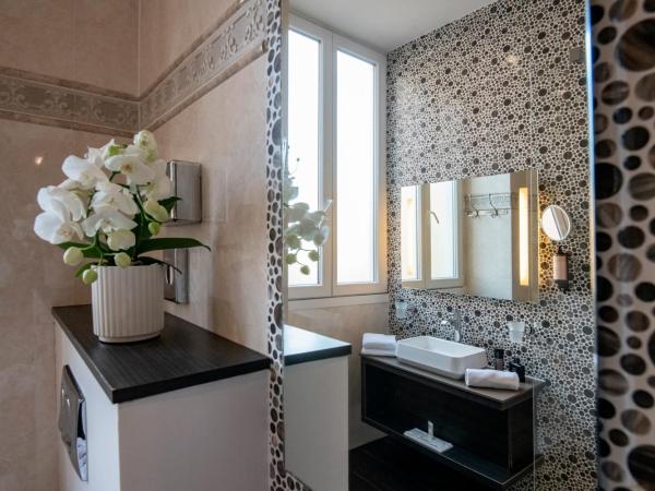 Best Western Plus Nice Cosy Hotel : photo 4 de la chambre suite junior lit queen-size