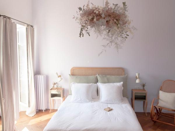 Maison Jullian : photo 9 de la chambre chambre triple - vue sur jardin