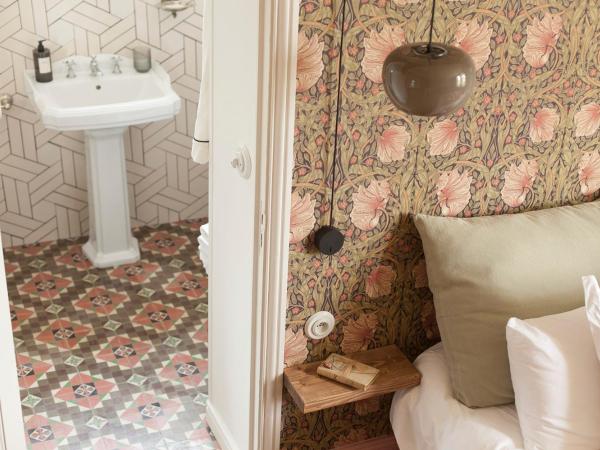 Maison Jullian : photo 10 de la chambre chambre double - vue sur jardin