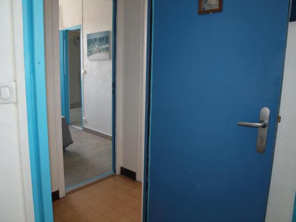 Hôtel Restaurant - Villa Les Sirènes : photo 7 de la chambre chambre familiale classique