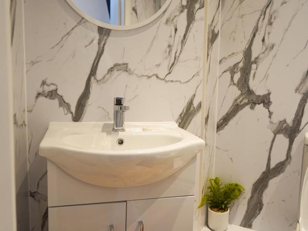 S.H Apartments : photo 8 de la chambre studio supérieur