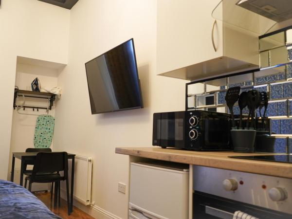 S.H Apartments : photo 2 de la chambre studio supérieur