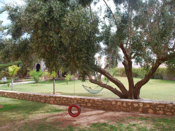 Riad Titima Essaouira : photo 8 de la chambre chambre double - vue sur jardin