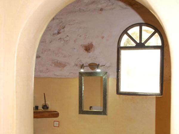 Riad Titima Essaouira : photo 5 de la chambre chambre double - vue sur jardin