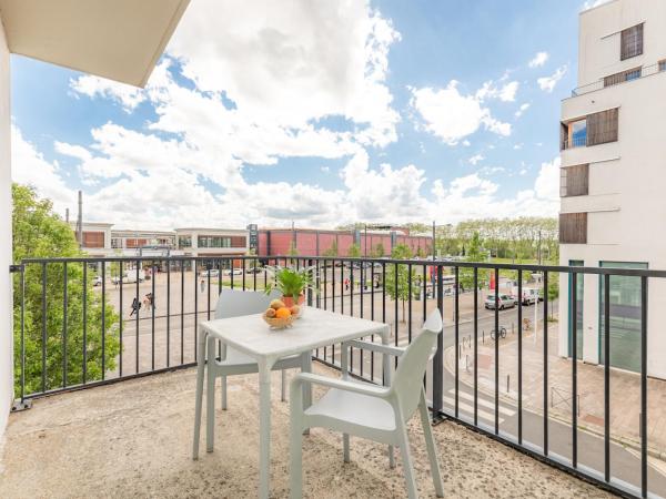 Appart'City Confort Tours : photo 6 de la chambre studio double avec terrasse