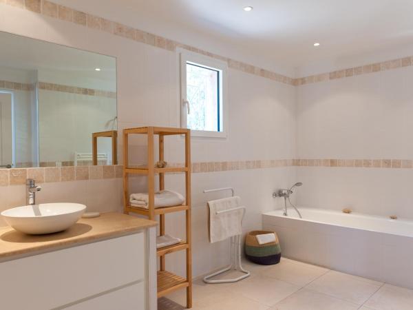 Résidence Marina Di Santa Giulia : photo 6 de la chambre maison 3 chambres - proche plage - casa tavera