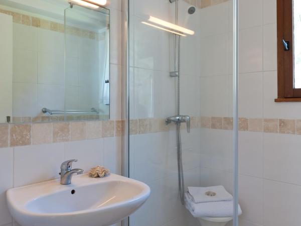 Résidence Marina Di Santa Giulia : photo 9 de la chambre maison 3 chambres - proche plage - casa tavera