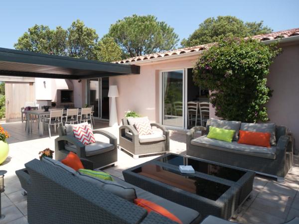 Résidence Marina Di Santa Giulia : photo 9 de la chambre maison 4 chambres avec 4 salles de bains - vue sur mer - casa maestrale