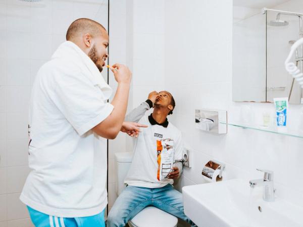 Rotterdam Teleport Hotel : photo 5 de la chambre chambre lits jumeaux