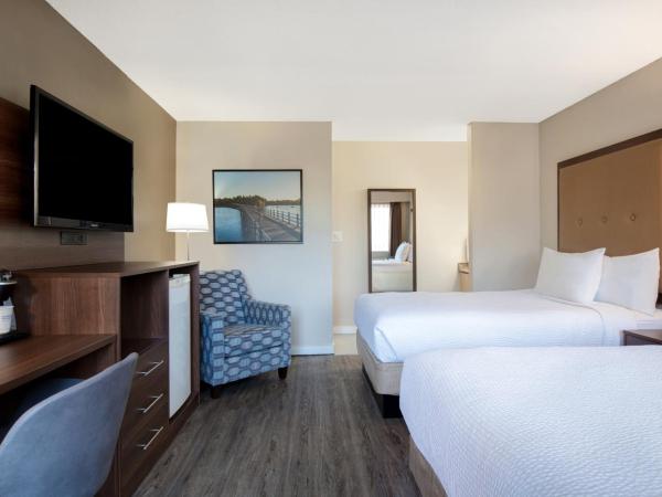 Days Inn by Wyndham Victoria Uptown : photo 2 de la chambre chambre double avec 2 lits doubles - non-fumeurs