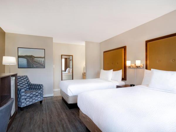 Days Inn by Wyndham Victoria Uptown : photo 3 de la chambre chambre double avec 2 lits doubles - non-fumeurs