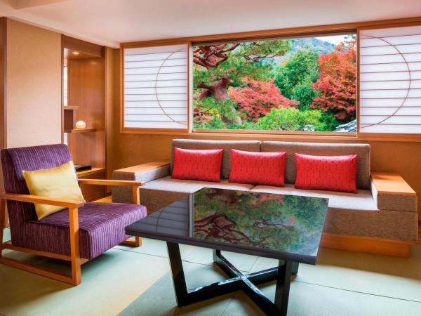Suiran, a Luxury Collection Hotel, Kyoto : photo 1 de la chambre akatokitsuyu suite exécutive d'angle 1 chambre avec 1 lit king-size