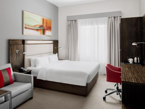 Holiday Inn Express Dubai Internet City, an IHG Hotel : photo 5 de la chambre chambre lit king-size standard avec canapé-lit - non-fumeurs