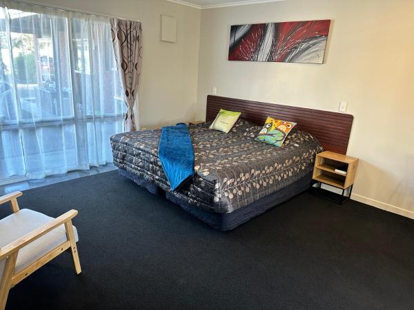 Red Rock Thermal Motel - Mineral Pool : photo 6 de la chambre studio deluxe