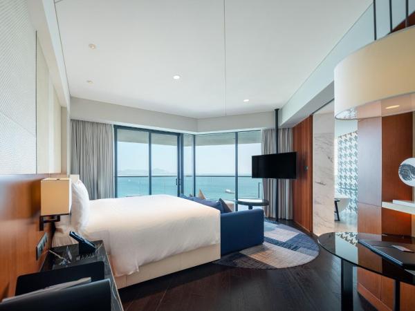 The Shanhaitian Resort Sanya, Autograph Collection : photo 1 de la chambre chambre lit king-size fabuleuse - vue panoramique à 180° sur océan