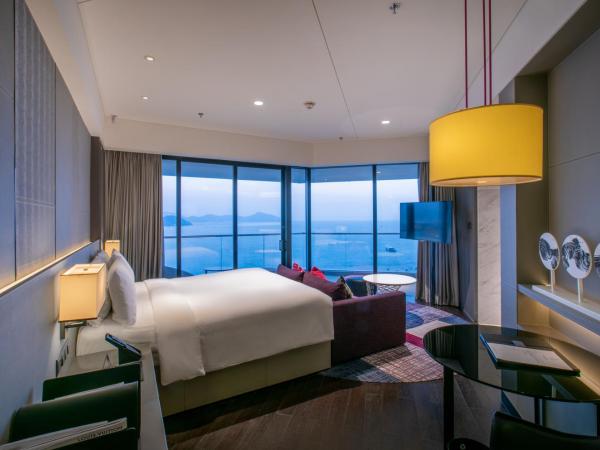 The Shanhaitian Resort Sanya, Autograph Collection : photo 3 de la chambre chambre lit king-size fabuleuse - vue panoramique à 180° sur océan