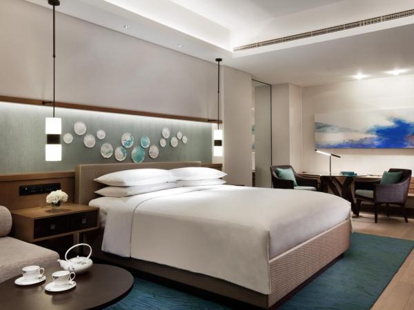 JW Marriott Hotel Sanya Dadonghai Bay : photo 5 de la chambre chambre complexe lit king-size