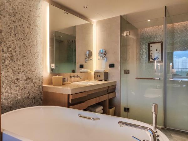 JW Marriott Hotel Sanya Dadonghai Bay : photo 4 de la chambre chambre deux lits doubles deluxe - vue sur l’océan