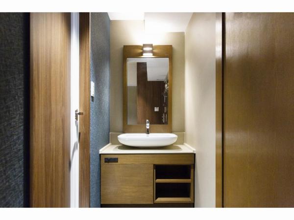 HOTEL HILLARYS Shinsaibashi : photo 3 de la chambre deluxe twin room - smoking (2 adult)